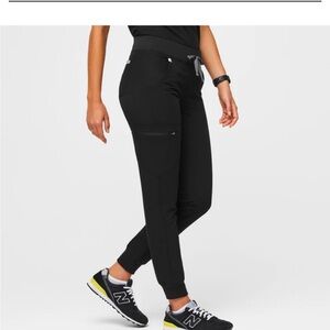 Figs Zamora Jogger Scrub Pants in black- new in bag